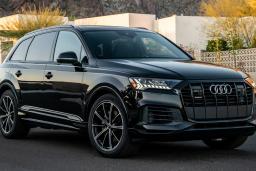 2022 Audi Q7 Premium Front RIght Side in Black